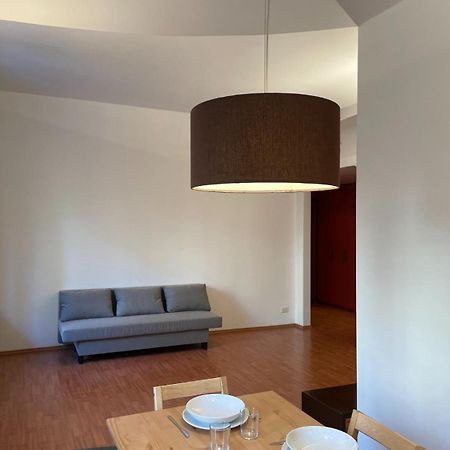 Accomodo Mib52 Bivano Sant'Ambrogio Milánó Kültér fotó